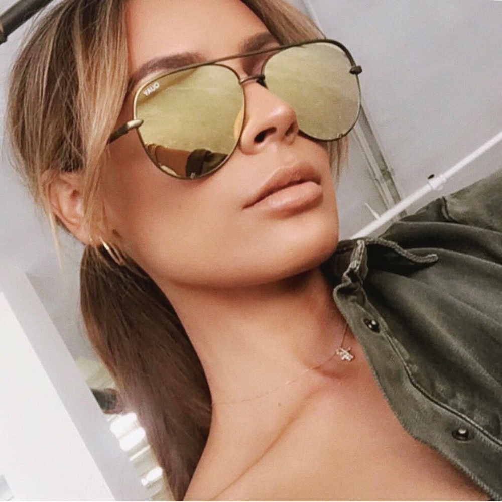No longer available by seller Quay Desi highkey sunnies PLEASE SEE DESCRIPTION!